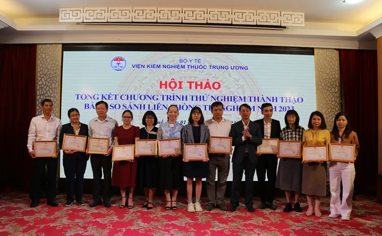 Hội thảo khoa học về “Tăng cường kiểm soát chất lượng sinh phẩm tại Việt Nam” và “Tổng kết chương trình Thử nghiệm thành thạo bằng so sánh liên phòng thí nghiệm năm 2023”