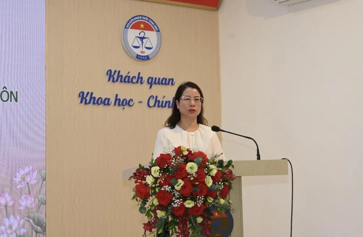 Lễ công bố và trao Quyết định bổ nhiệm lại chức danh Phó Viện trưởng Viện Kiểm nghiệm thuốc Trung ương