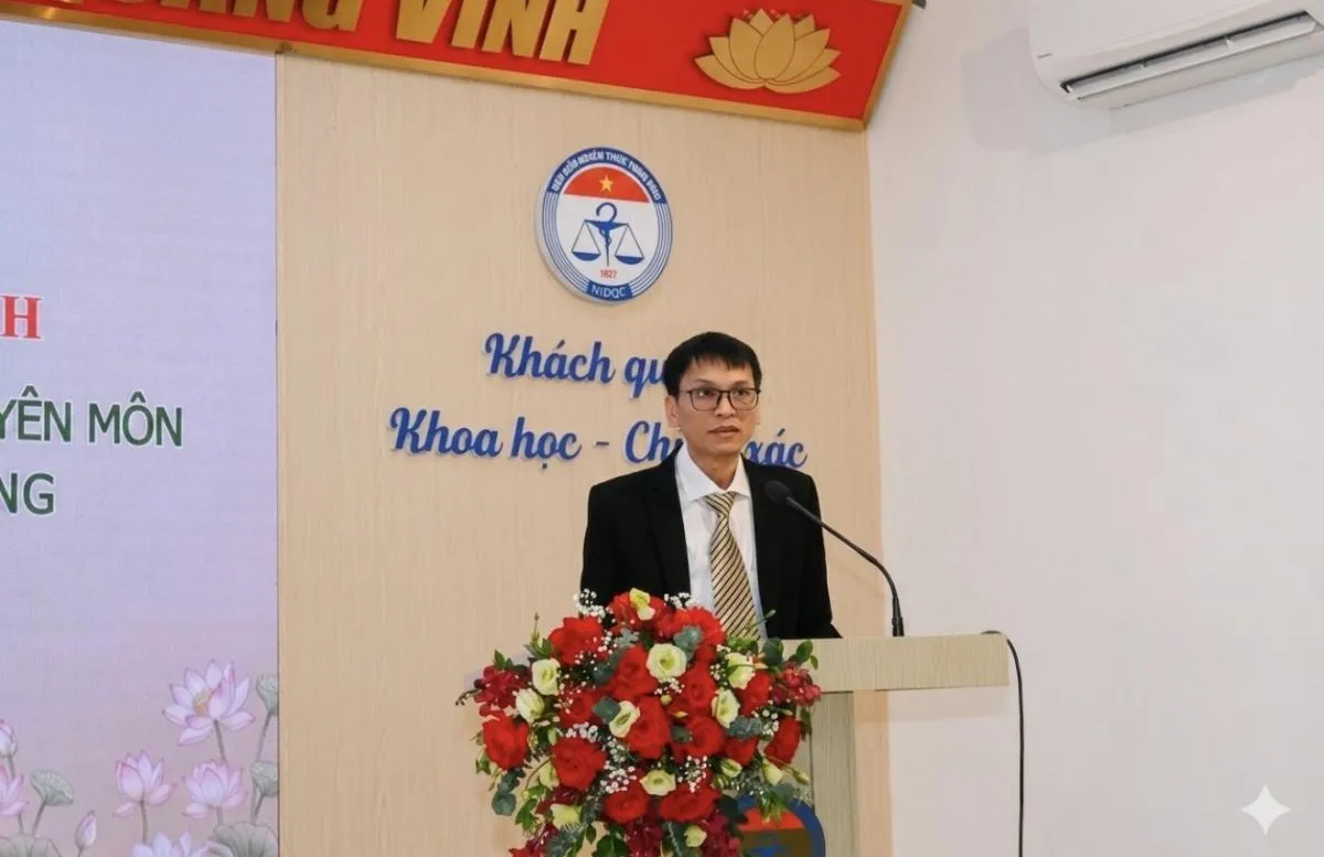 Lễ công bố và trao Quyết định bổ nhiệm lại chức danh Phó Viện trưởng Viện Kiểm nghiệm thuốc Trung ương